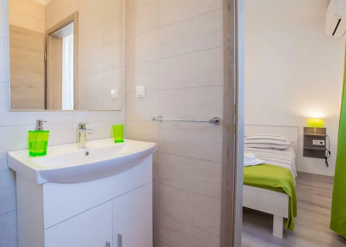 Elelina 3* 茨雷斯