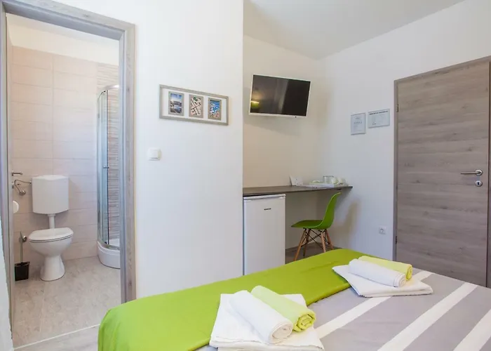 招待所 Elelina 茨雷斯